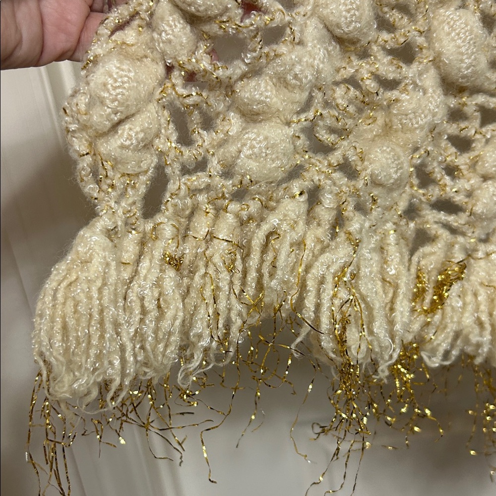 Chunky Knit Cream and Gold Scarf with Metallic Gold Thread approx 46 x 16 - Picture 3 of 11